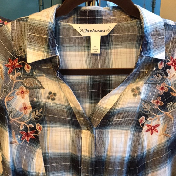 Plaid Embroidered Button Up Shirt/Dress/Jacket 🍀 - Picture 4 of 8